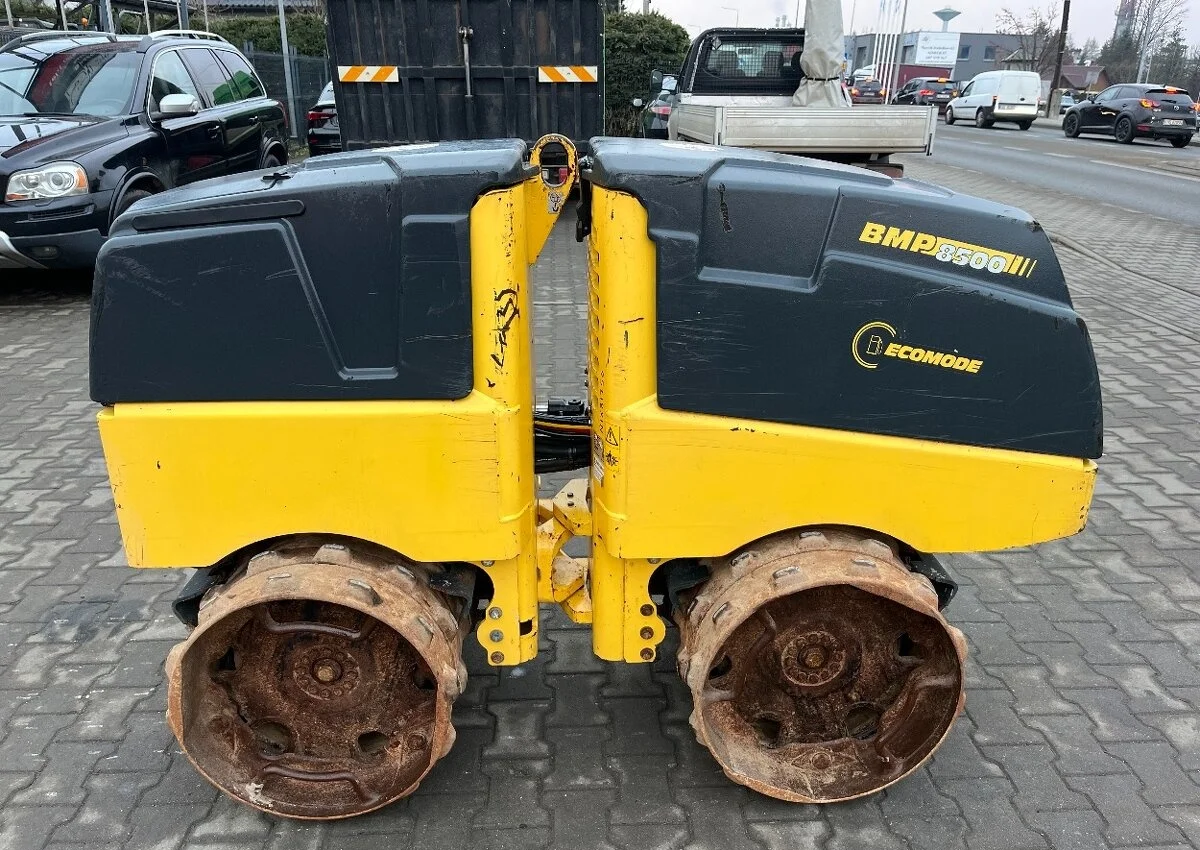Vibrační válec Bomag BMP8500