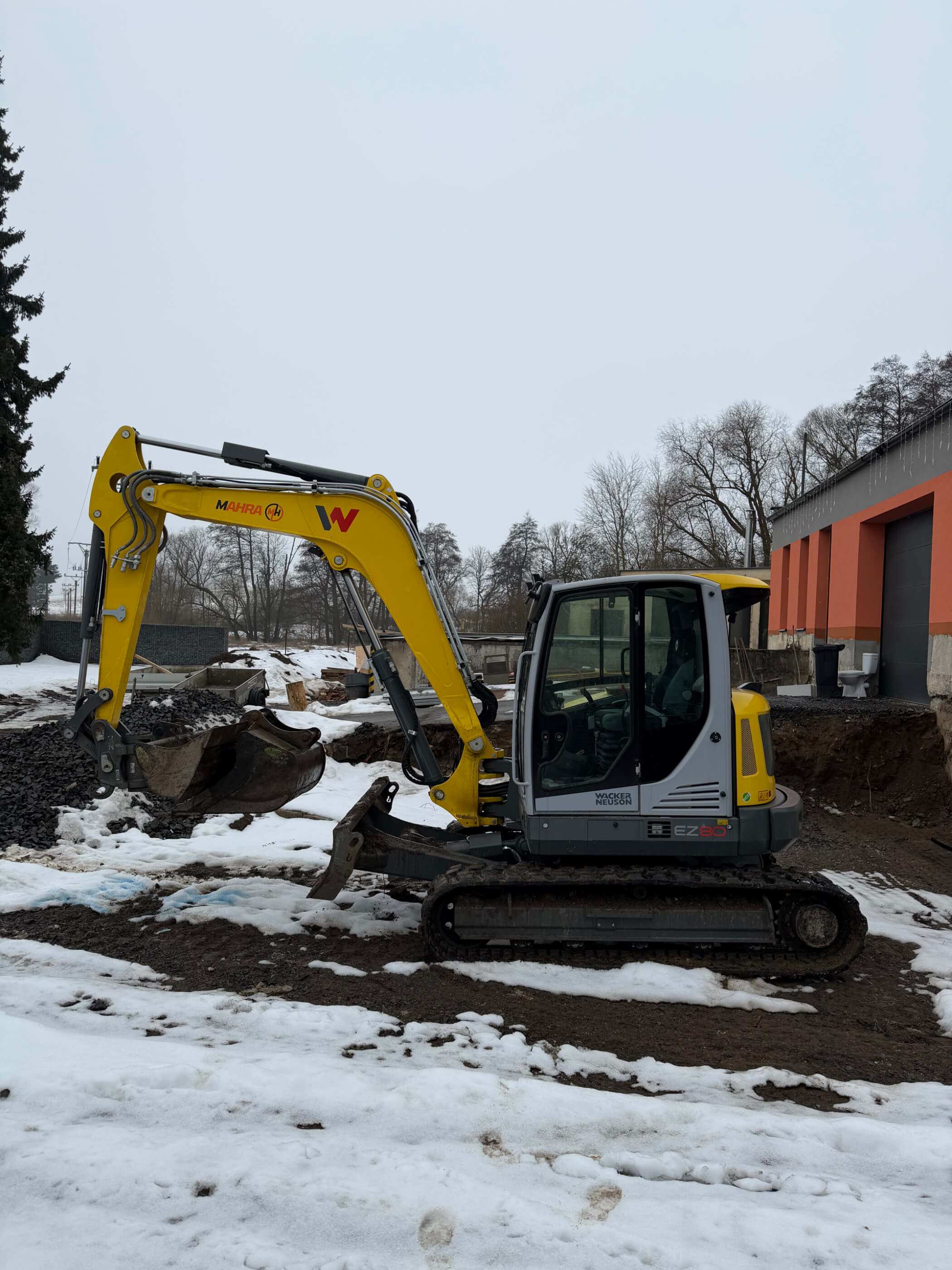 Pásové rypadlo EZ80